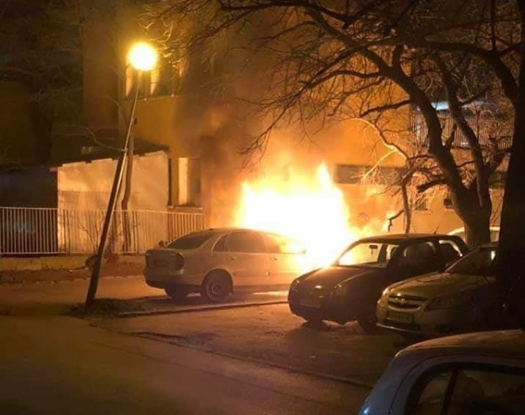 Кола горя в Пловдив