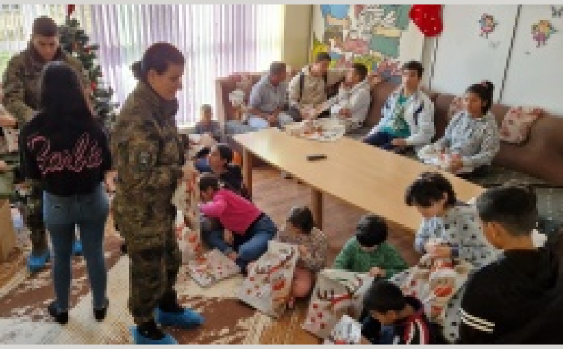 Специалните сили зарадваха деца в Брезово и Зелениково