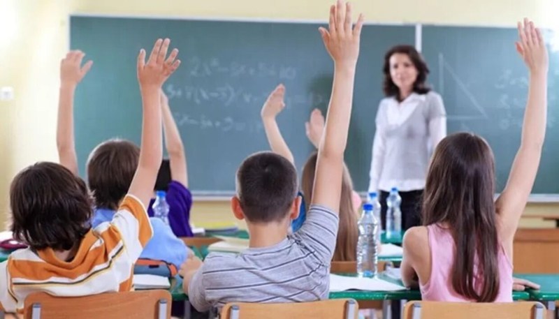 Учениците от 1, 2, 3, 4 и 8 клас ще получат помощ от държавата
