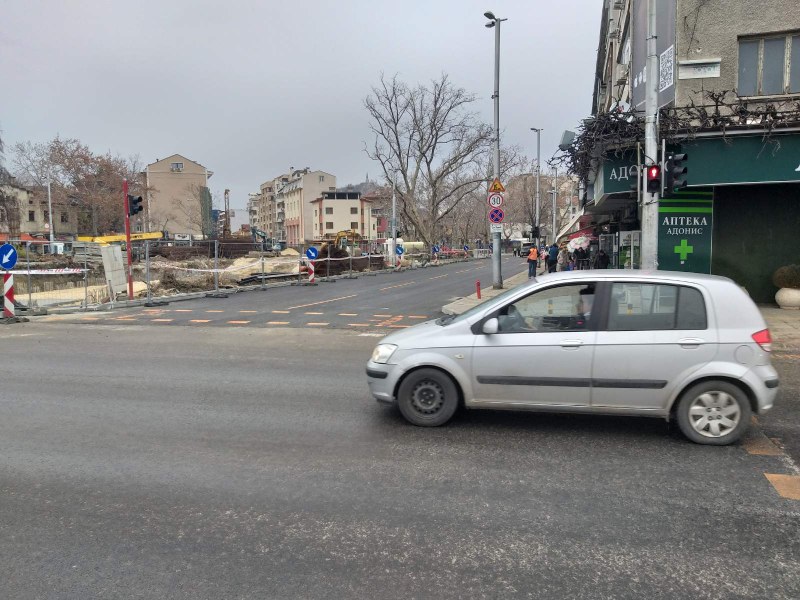 Пуснаха движението в част от кръговото на Централна гара