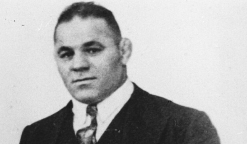131 години от рождението на Дан Колов - български борец и кечист
