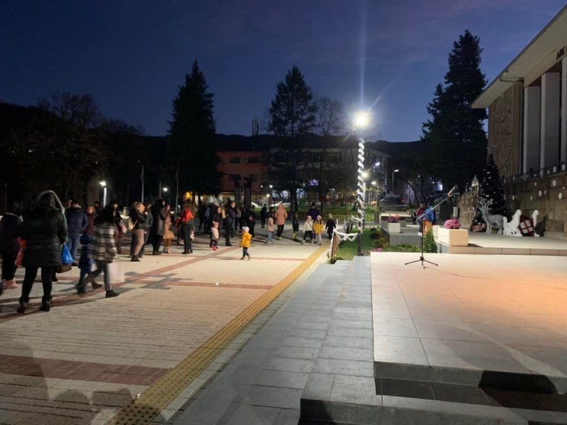 Община Перущица кани всички на площада в Новогодишната нощ