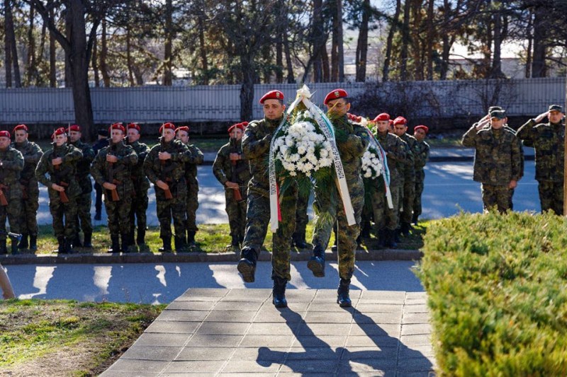 Карловската бригада почете загиналите български бойци в Ирак