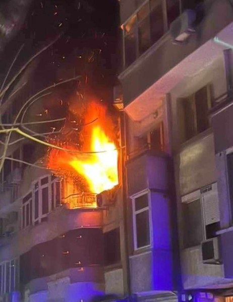 Психичноболен мъж запали жилището си в Кършияка