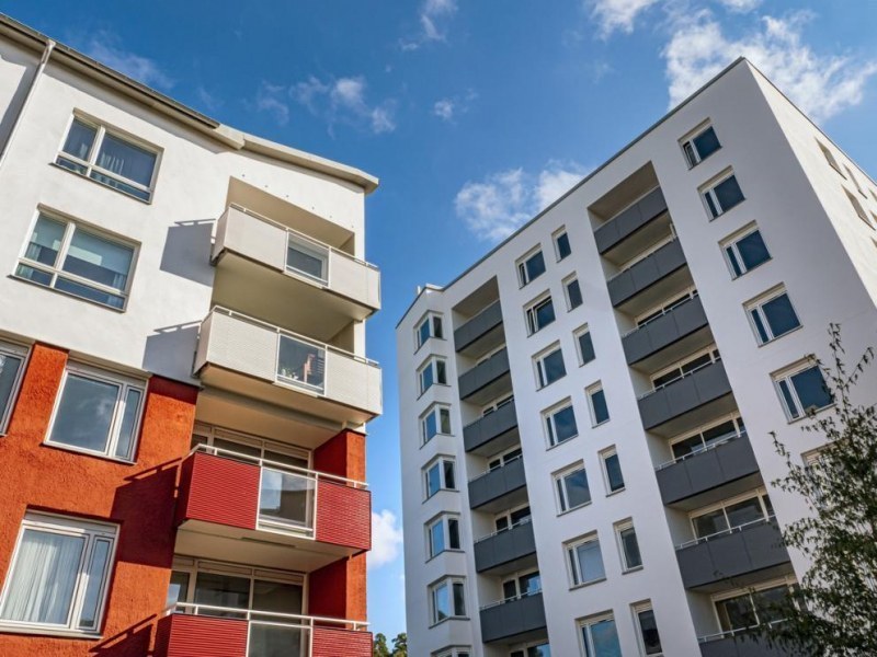 Община Пловдив продава 200 апартамента, но стопира търговете за имоти