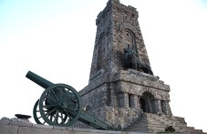 tri-godini-shte-prodalzhi-remontat-148.jpg