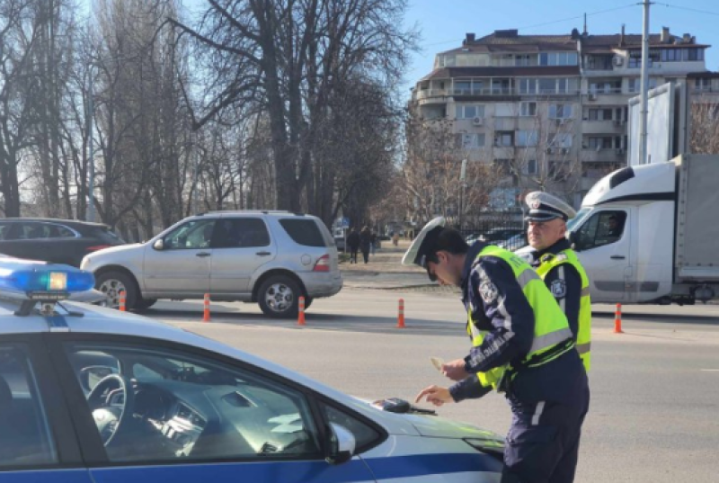 Хванаха и шофьори, и пешеходци в нарушение в Пловдив
