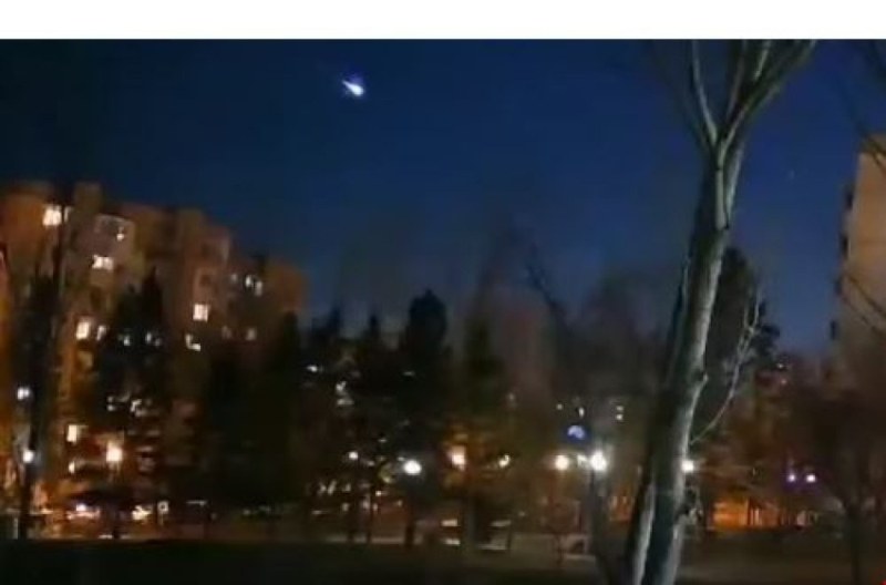 Метеорит ли озари част от небето над България?
