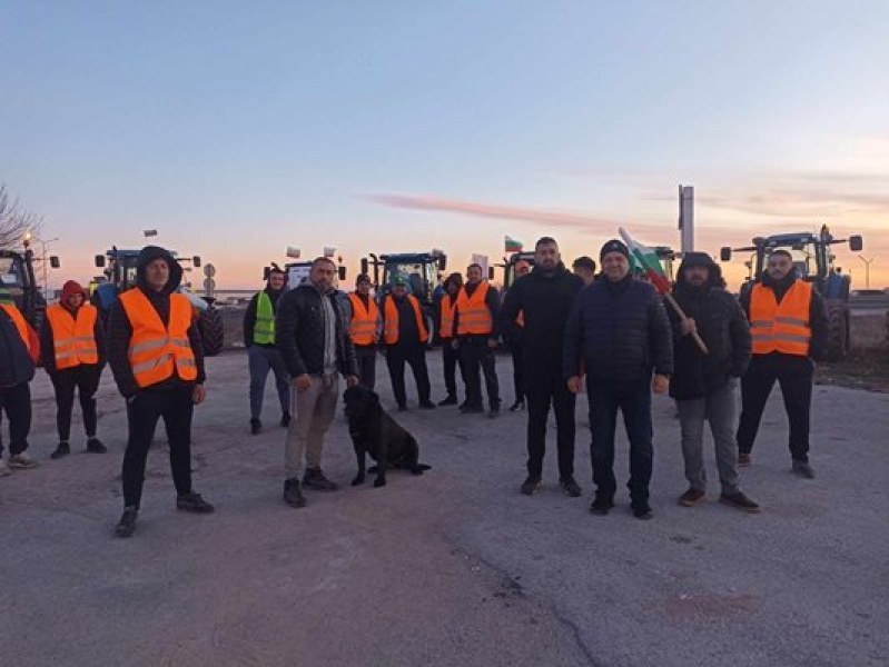 Земеделци блокираха кръговото на Труд, протести и на други места в Пловдивско
