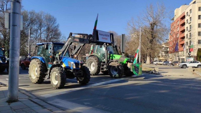 С клаксони протестиращите фермери влязоха в Пловдив