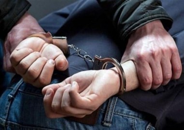 Хисарски полицаи хванаха шофьор - пиян, дрогиран и без книжка