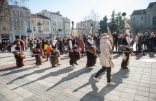 s-shestvie-kukeri-gaidari-i-tantsyori-388.jpg