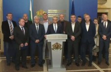 zemedeltsite-podpisaha-sporazumenie-290.jpg