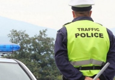 Шофьор опита да подкупи с 20 лева асеновградски полицаи