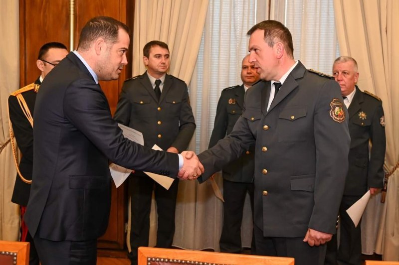 Повишиха шефа на пловдивската пожарна в старши комисар