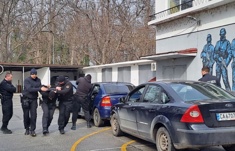 Спецчасти обучават пловдивски полицаи