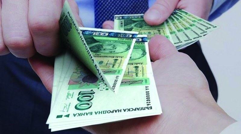 Жените у нас получават с 12% по-ниско възнаграждение от мъжете