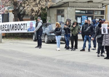 Цалапица излиза на нов протест преди делото на близнаците