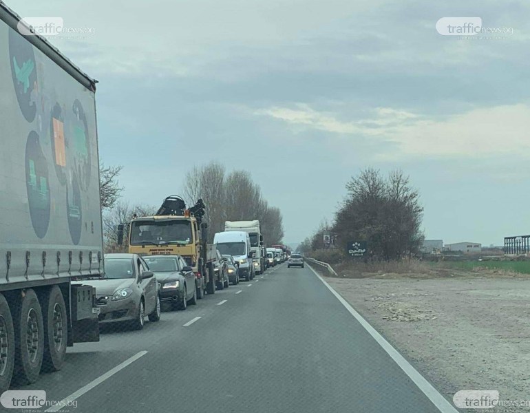 Аварирал тир причини голямо задръстване на Околовръстния път на Пловдив
