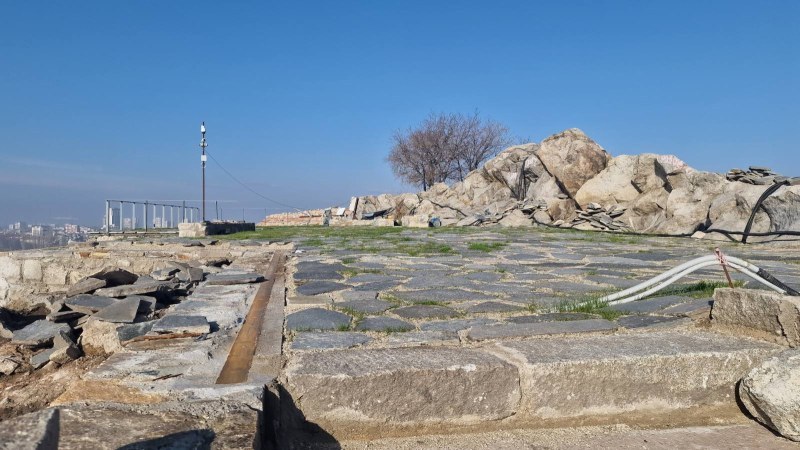 Откриват Източната порта в края на март, Небет тепе - месец по-късно