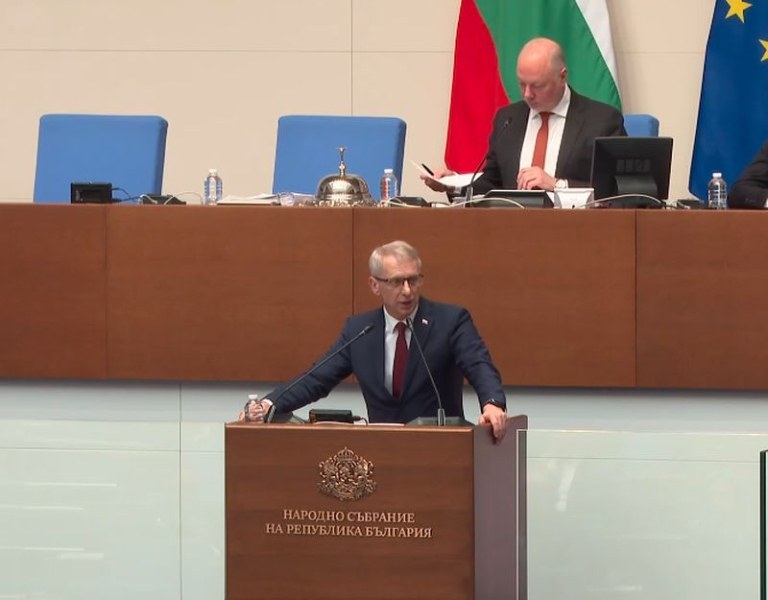 Депутатите приеха оставката на Денков