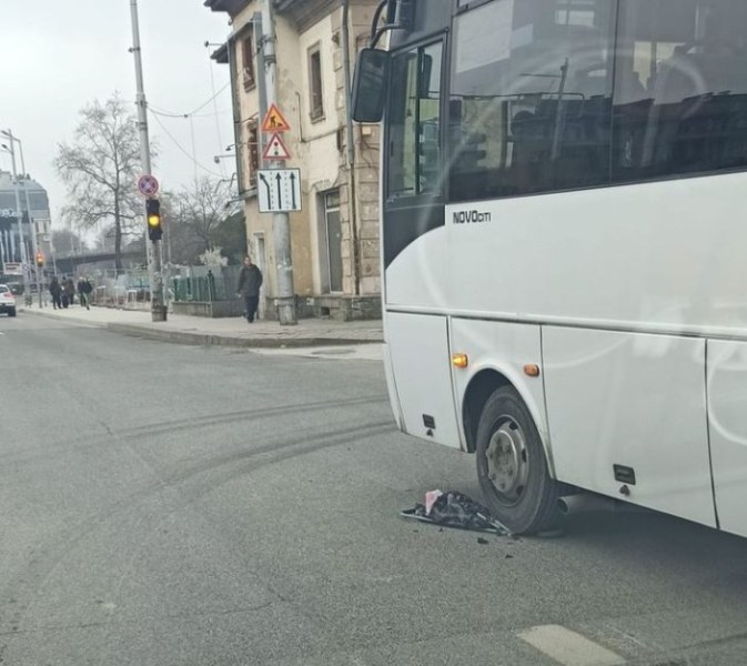 Автобус удари пешеходец в Пловдив