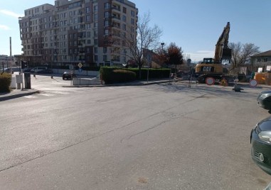 Отвориха временен път през паркинга на „Пловдив Плаза”, докато трае ремонтът на ул. „Георги Странски”