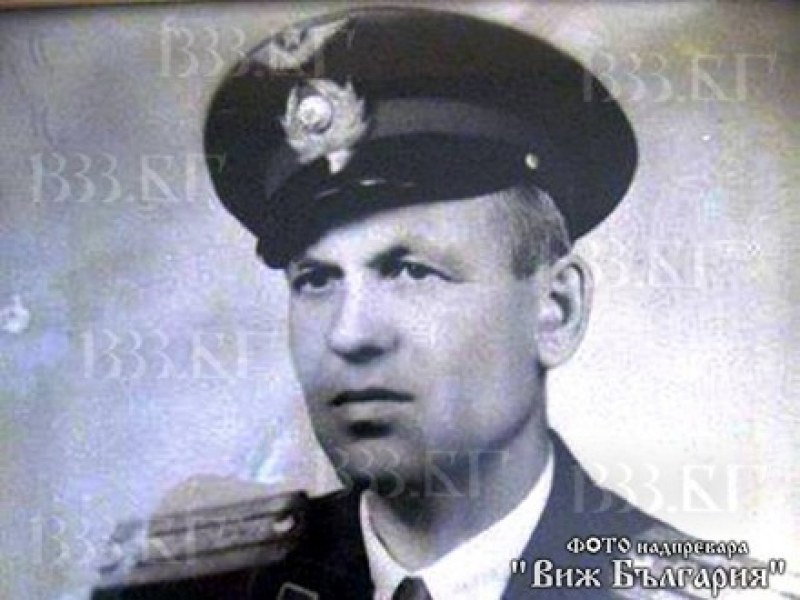 40 години от смъртта на Васил Величков - първия български пилот на реактивен самолет