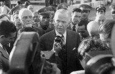 na-tozi-den-hari-truman-podpisva-plana-613.jpg