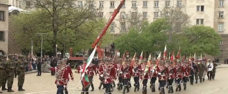 Няма да има военен парад за празника на Българската армия