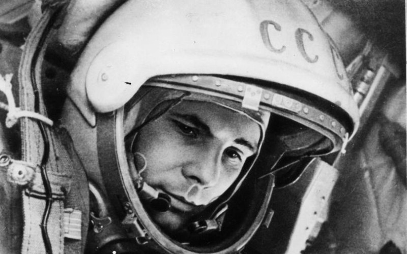 63 години от излитането на човек в космоса, ден на авиацията и космонавтиката е
