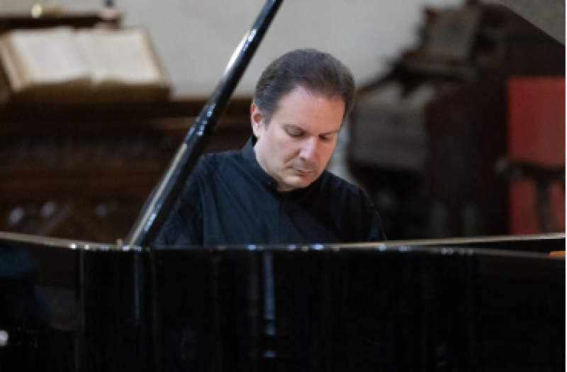 Пианистът Алесандро Марано с безплатен концерт в Пловдив