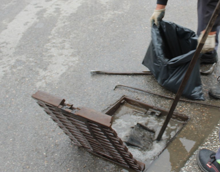 Чистят извънредно шахти в Пловдив заради очакваните дъждове