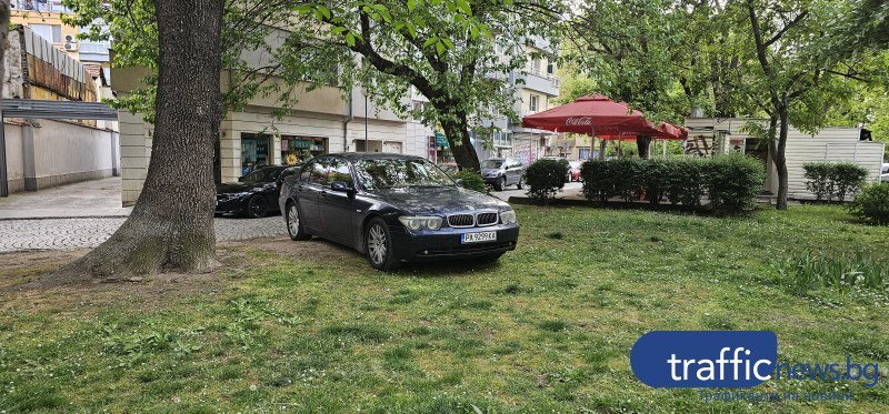 Пловдивчанка: В Пазарджик така ли се паркира?