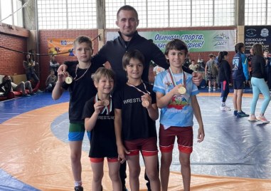 Борците на Локо с четири медала на турнир в София