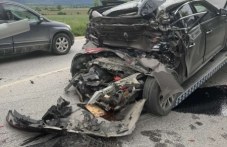 Камион връхлетя служебния автомобил на Община Кричим