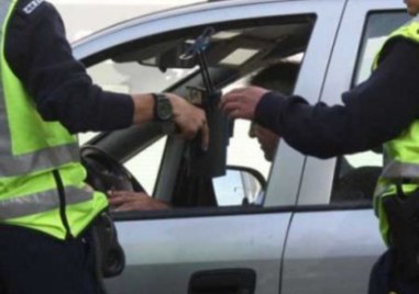Шофьор с изтекла книжка опита да подкупи полицаи в Скутаре