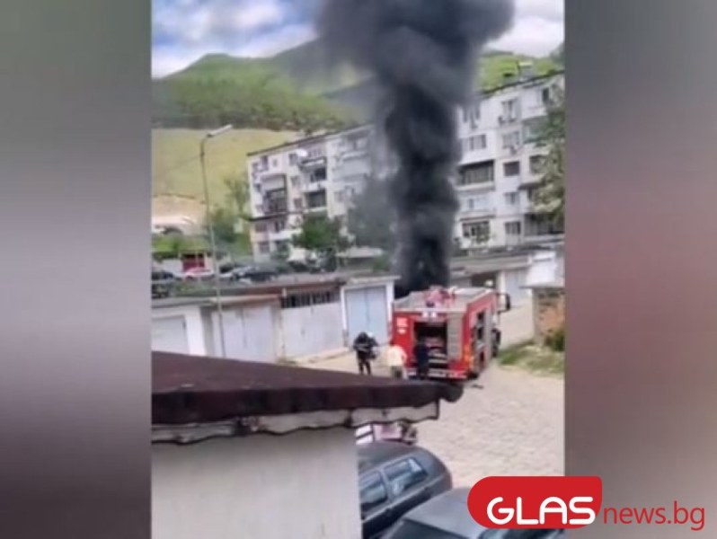 Пожар пламна в гараж в Сопот