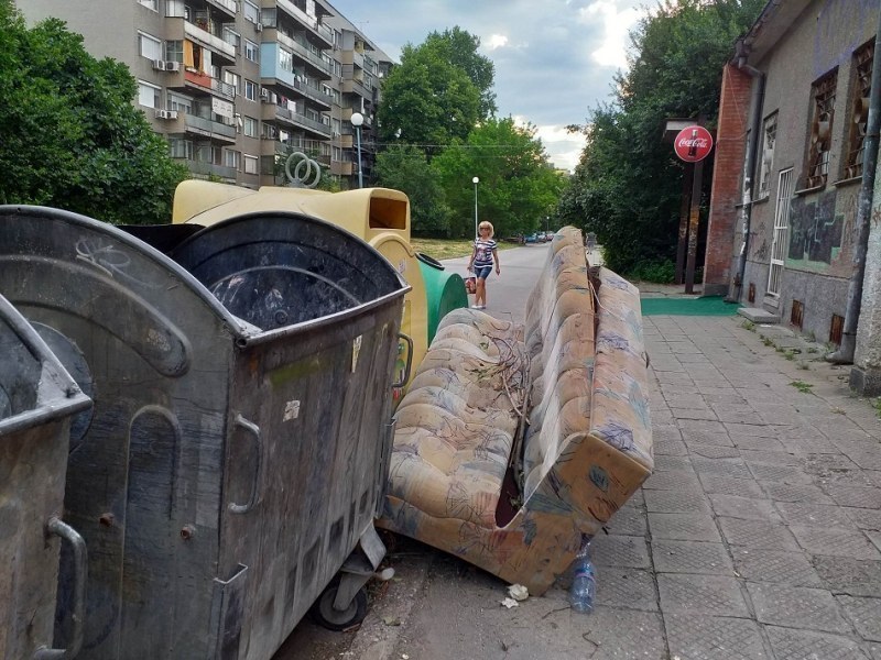 Събират стари мебели от кварталите на Пловдив и следващата седмица