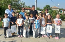 Наградиха деца от Съединение след конкурс СНИМКИ