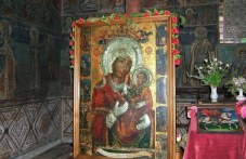 Чудотворната икона на Богородица тръгва на шествие от Бачковския манастир