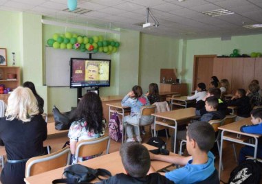 Героите на Априлската епопея „оживяха“ пред ученици от СУ „Васил Левски“ в Маноле