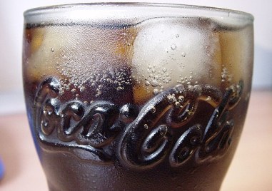 На този ден: Фармацевт създава газирана напитка, станала по-късно популярна като кока-кола