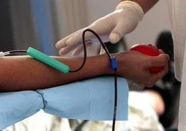 Предстои операция на момичето, блъснато в Сопот, започва акция по кръводаряване