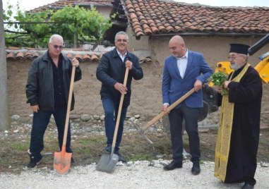 С европари ремонтират улица „Марица“ в село Рогош