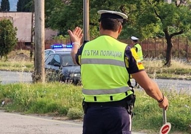 Хванаха пиян и без книжка шофьор в Хисарско