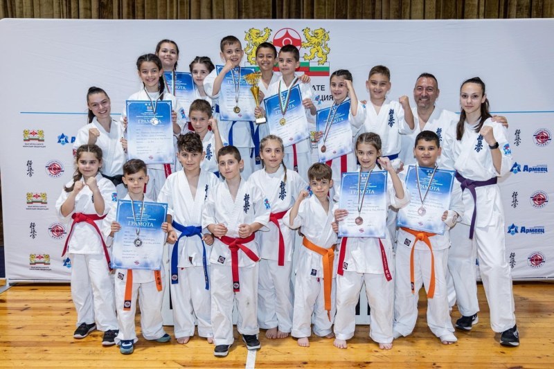 Асеновградски клуб с 9 медала от Държавно първенство за деца