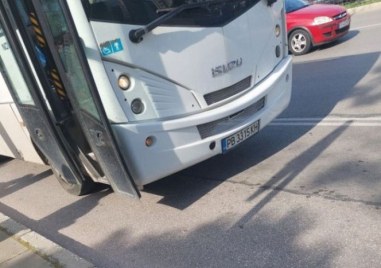 Шофьор изхвърли пътници от автобус в Пловдив
