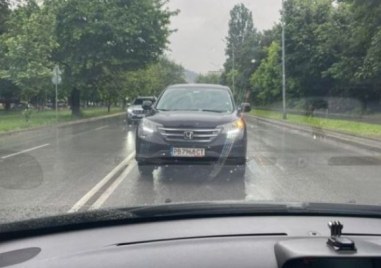 Шофьор се озова в насрещното на булевард в Пловдив