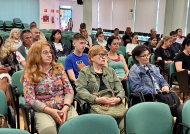 Българи в Мадрид се включват в петиция за полети до Пловдив